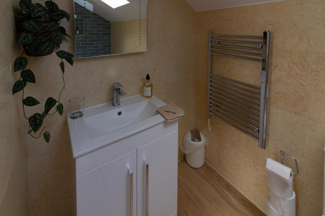 The Studio Cheddar - With Wood Fired Hot Tub, Near Cheddar Gorge Draycott  Exterior foto